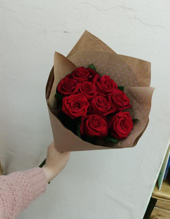 Красные розы 9 шт.